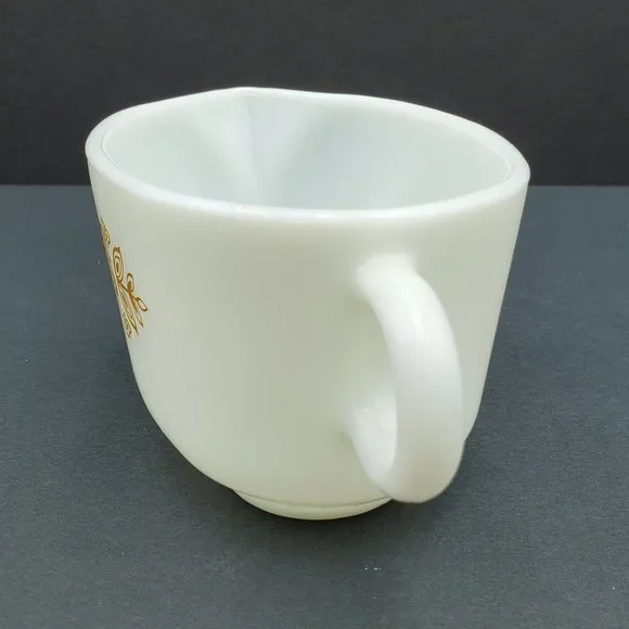 Pyrex Butterfly Gold Gravy Boat with Underplate Sauce Server and Plate - Picture 10 of 10